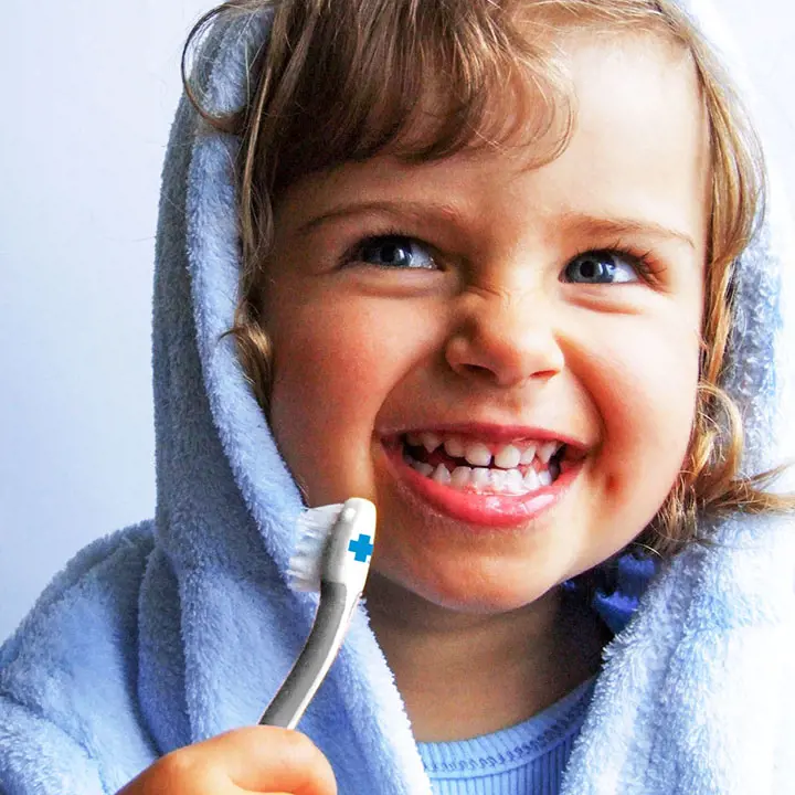 Should your child. Здоровые зубы у детей. Красивые детские зубки. Ребенок с чистыми зубами красивые.